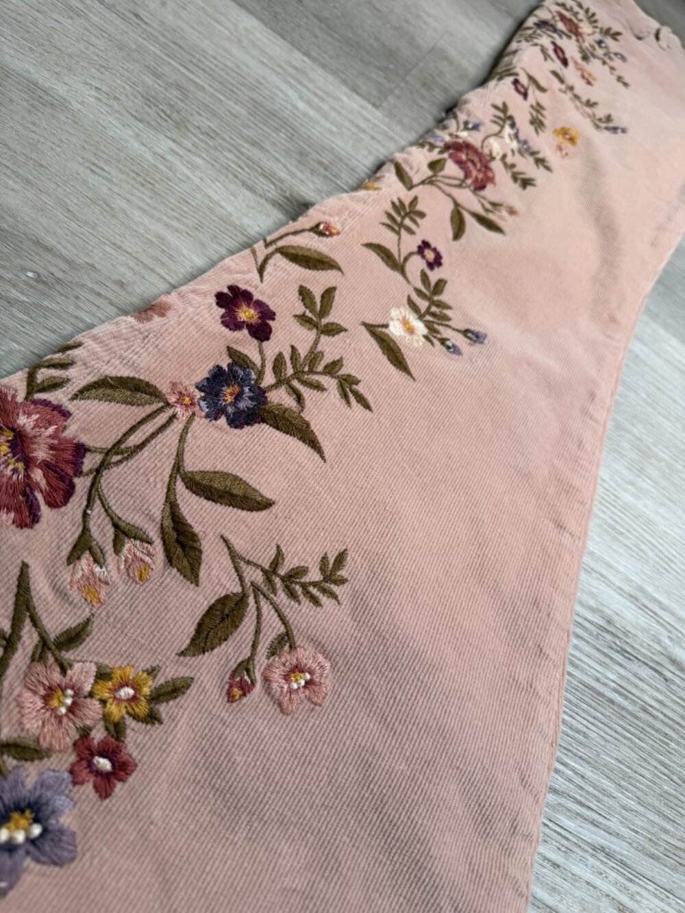 Driftwood Farrah Cord Floral Embroidered Flare Pants Pink Size 28 - Picture 2 of 6